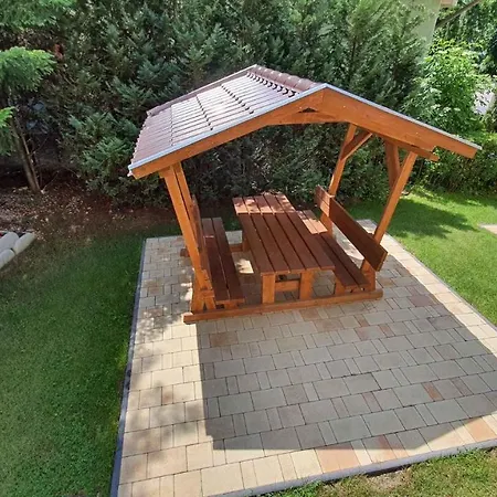 Two-bedroom Near 3 Apartment *