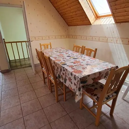 Two-bedroom Near 3 Apartman *