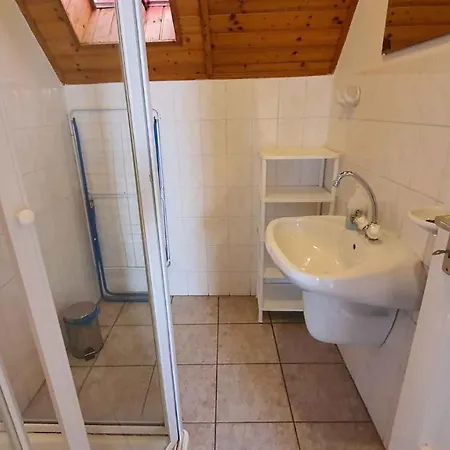 Two-bedroom Near 3 Apartment