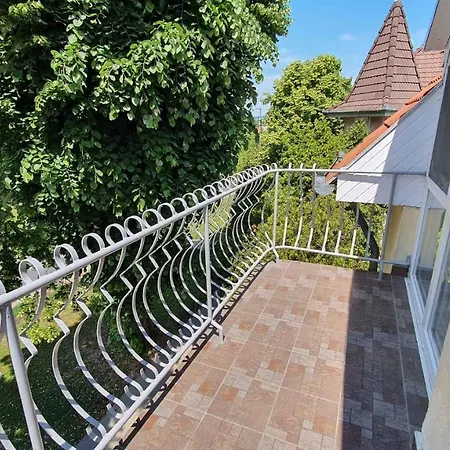 Two-bedroom Near 3 Apartment Siofok
