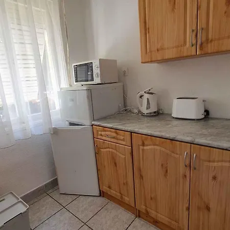 Two-bedroom Near 3 *