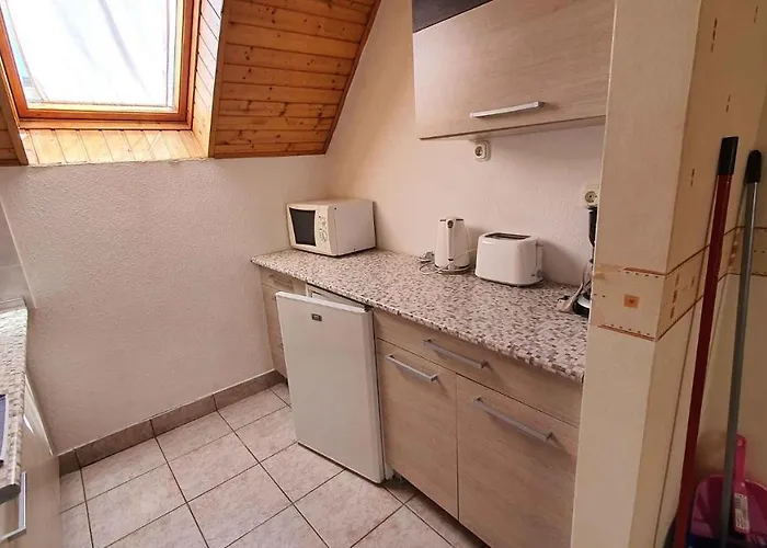 Two-bedroom Near 3 דירה