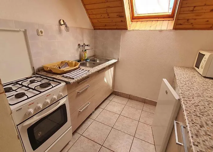 Two-bedroom Near 3 *