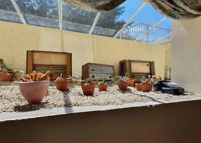 Two-bedroom Near 3 *