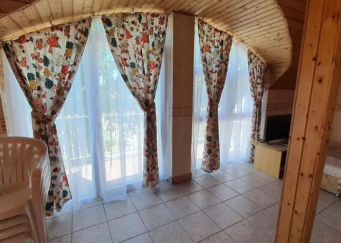 Two-bedroom Near 3 דירה *