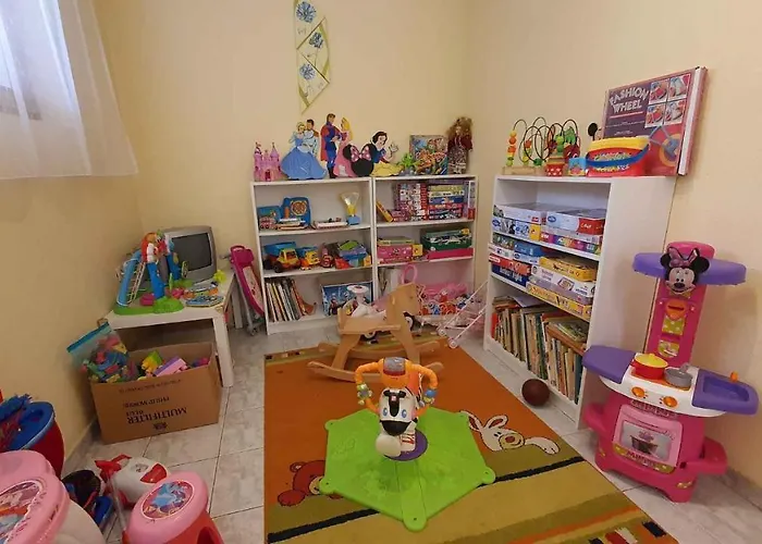Two-bedroom Near 3 דירה *