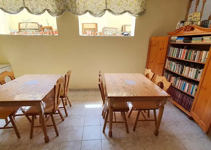 Two-bedroom Near 3 דירה שיופוק